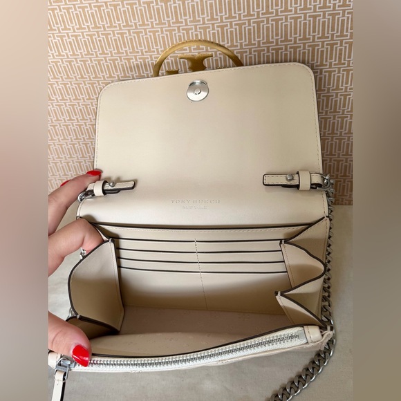 Tory Burch Willa crossbody - Picture 4 of 9